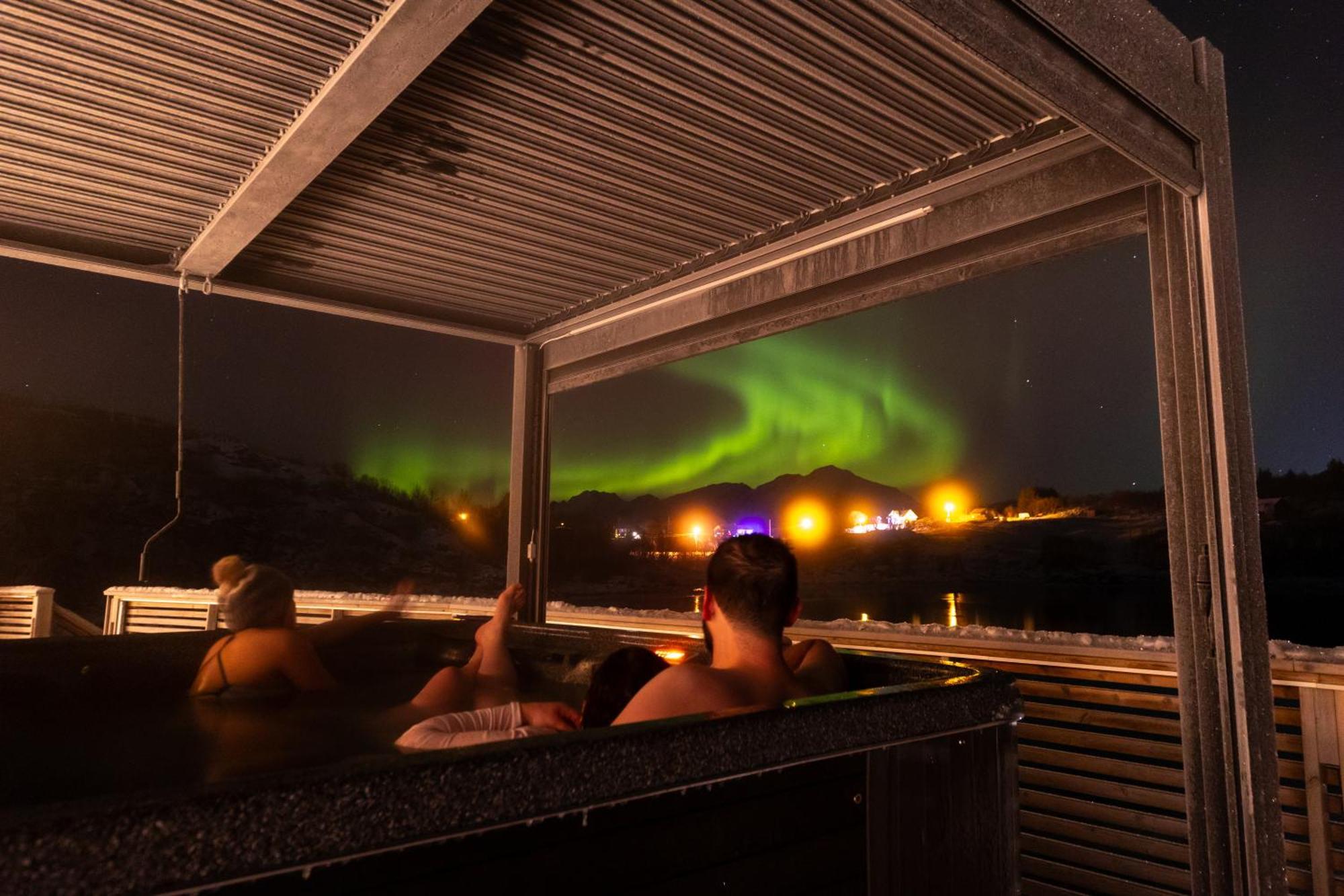 Vikran Seaside Lodge Straumsjoen Bagian luar foto